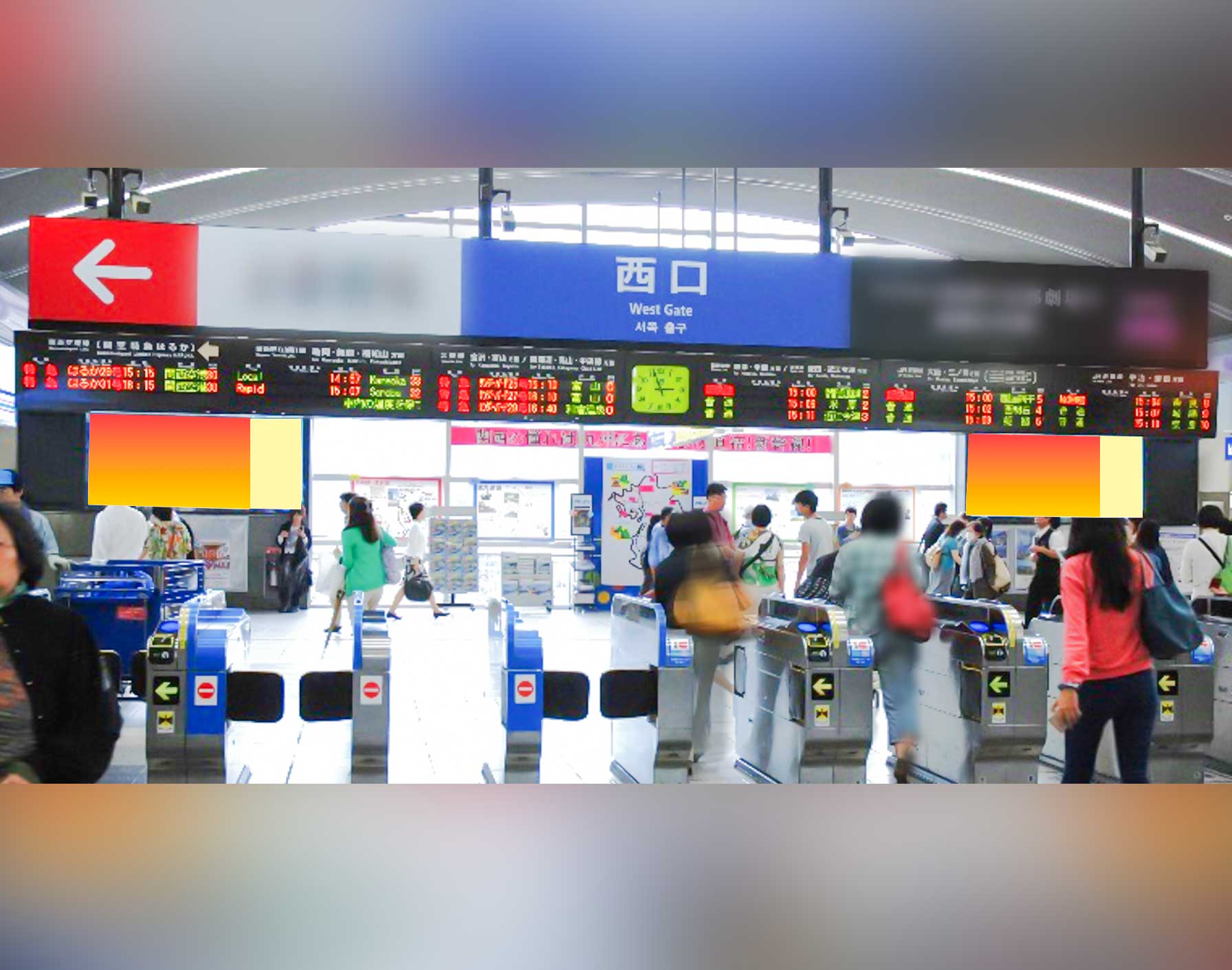 京都駅橋上マルチビジョン8