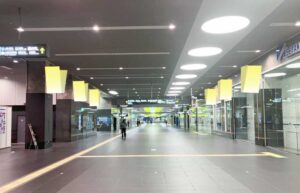 京都駅南北自由通路デジタルサイネージ